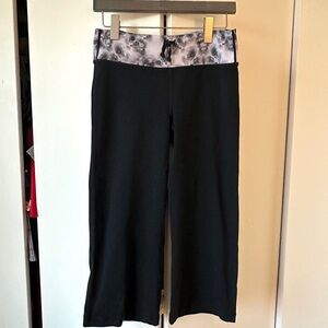 Lululemon Women’s Straight Leg Cropped Pant - Size 8